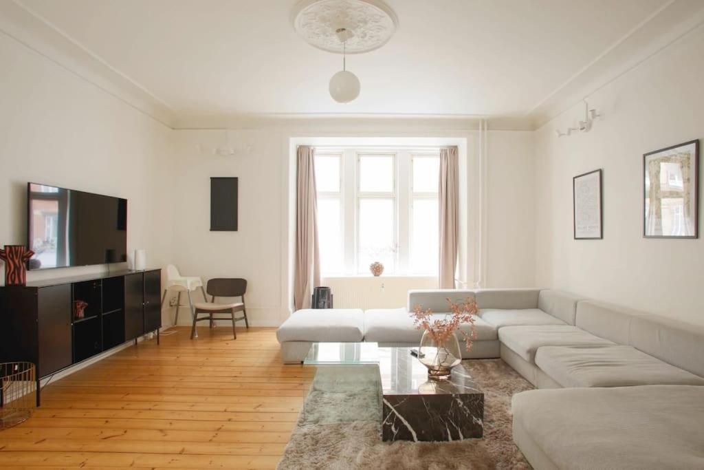 Large & Bright 3Br Apartment W Whirlpool Near Metro København Eksteriør billede