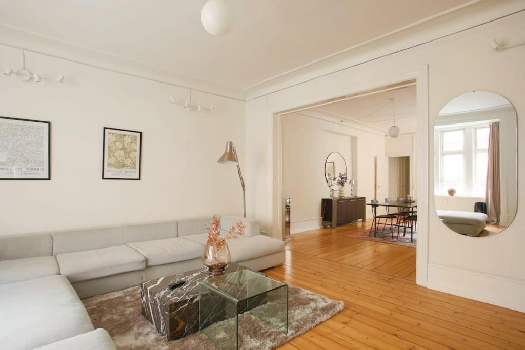Large & Bright 3Br Apartment W Whirlpool Near Metro København Eksteriør billede