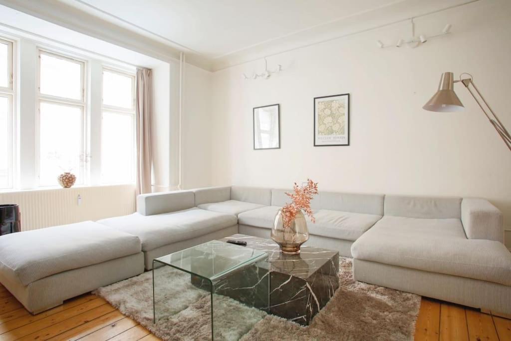 Large & Bright 3Br Apartment W Whirlpool Near Metro København Eksteriør billede