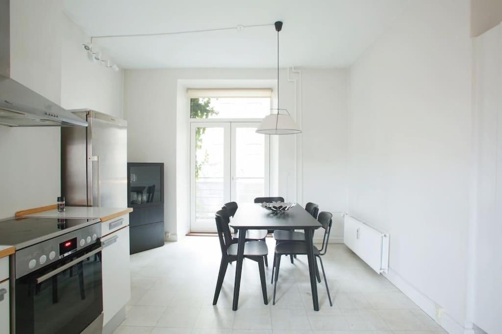 Large & Bright 3Br Apartment W Whirlpool Near Metro København Eksteriør billede