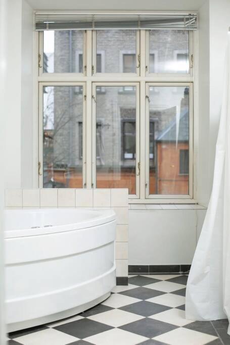 Large & Bright 3Br Apartment W Whirlpool Near Metro København Eksteriør billede