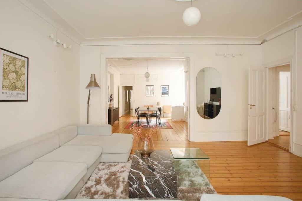 Large & Bright 3Br Apartment W Whirlpool Near Metro København Eksteriør billede